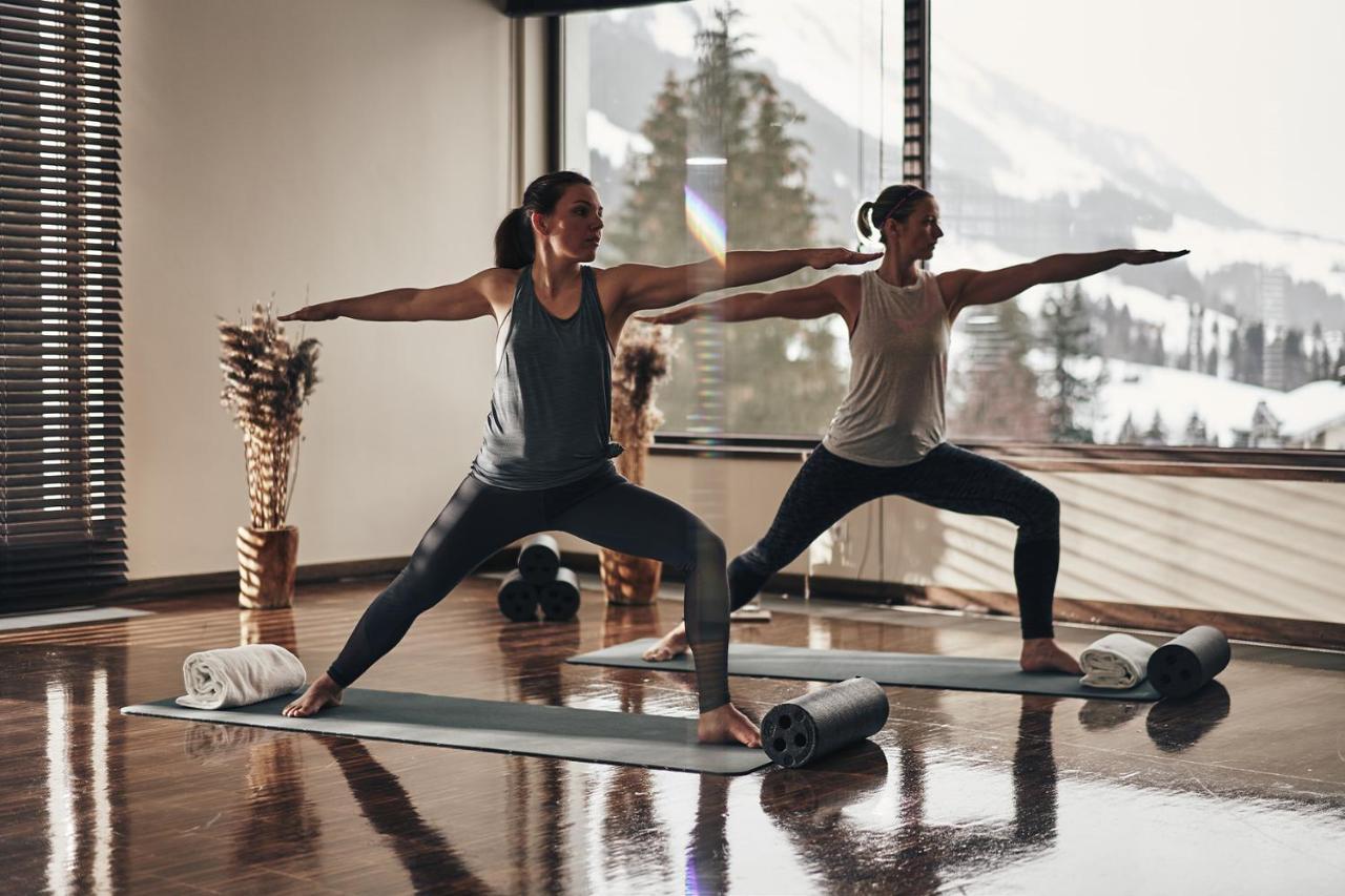 A-Rosa Ifen Hotel Kleinwalsertal Хиршегг Экстерьер фото 3D rendering of a yoga scene