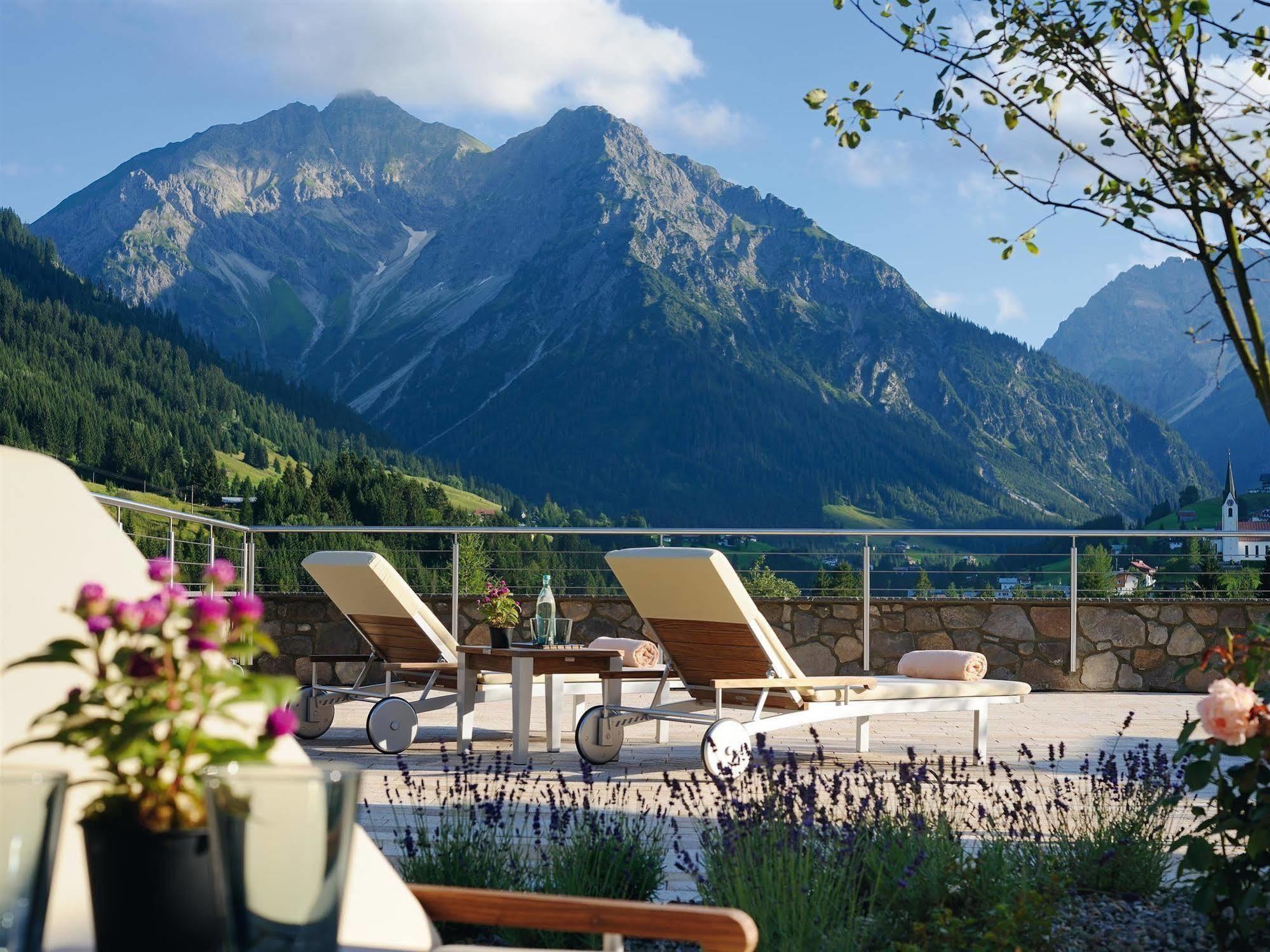 A-Rosa Ifen Hotel Kleinwalsertal Хиршегг Экстерьер фото View from the hotel